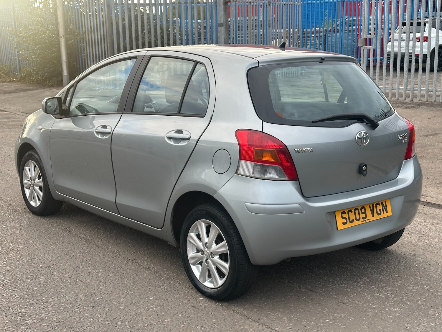 Used Toyota Yaris 2009 for sale - 76375715: Photo 4