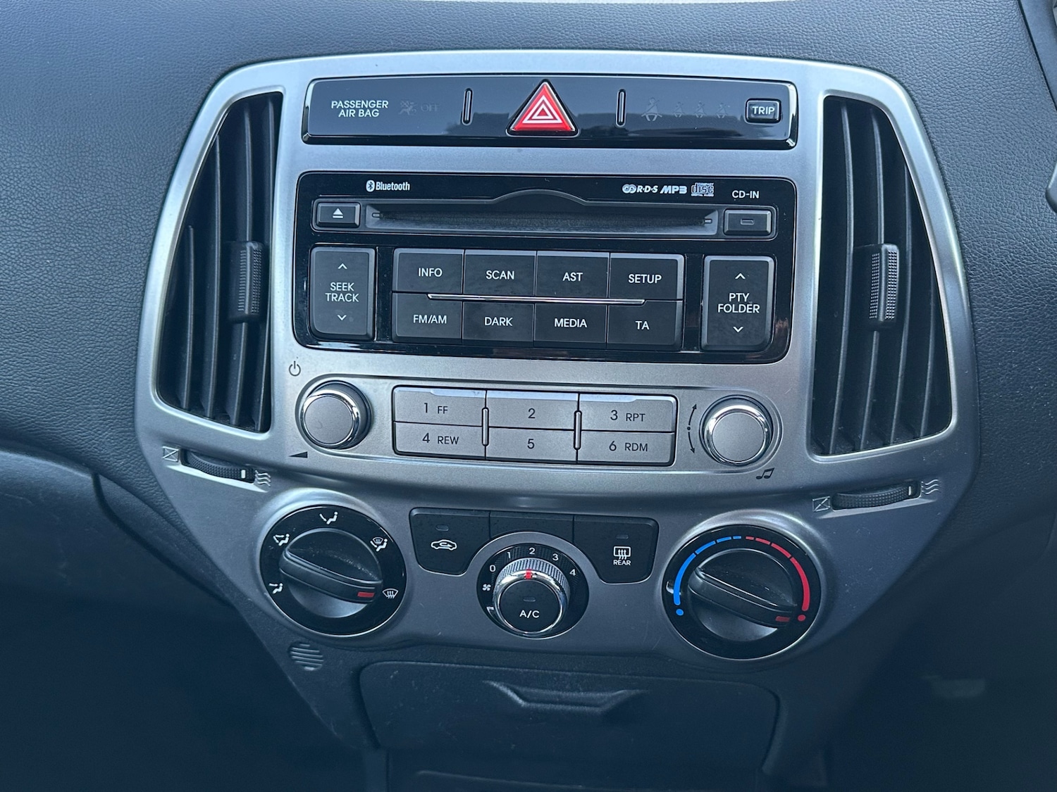 Used Hyundai i20 2014 for sale - 77873624: Photo 11