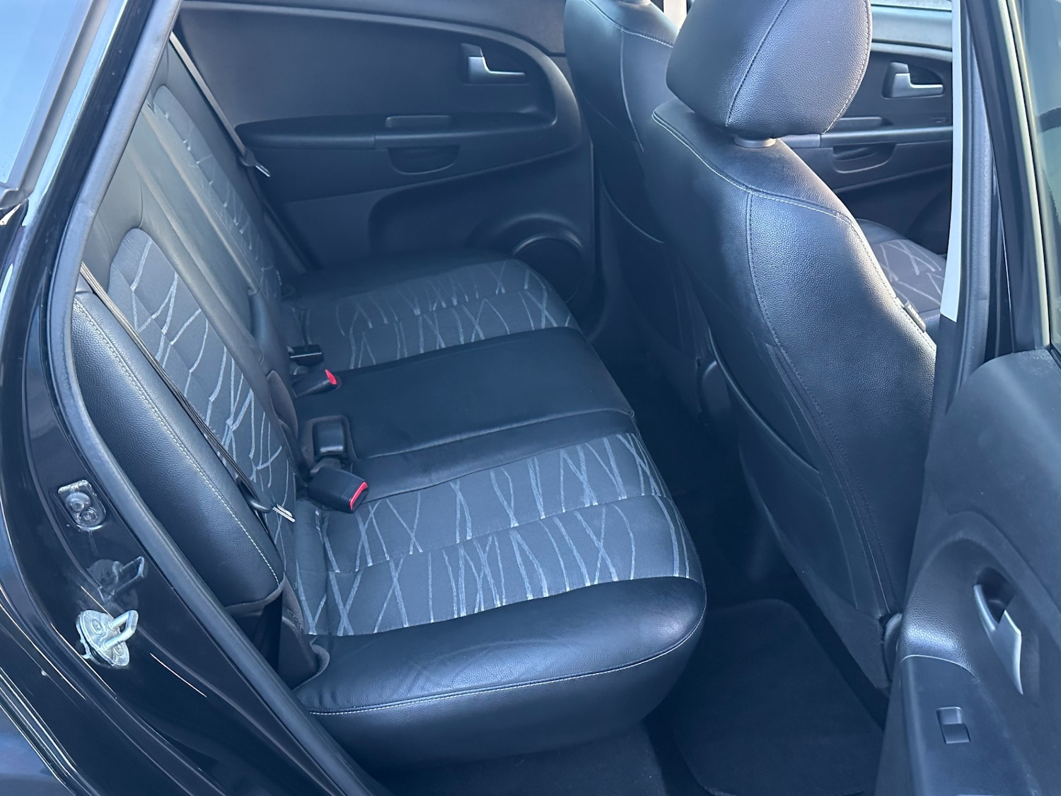 Used Kia Venga 2014 for sale - 77087130: Photo 8