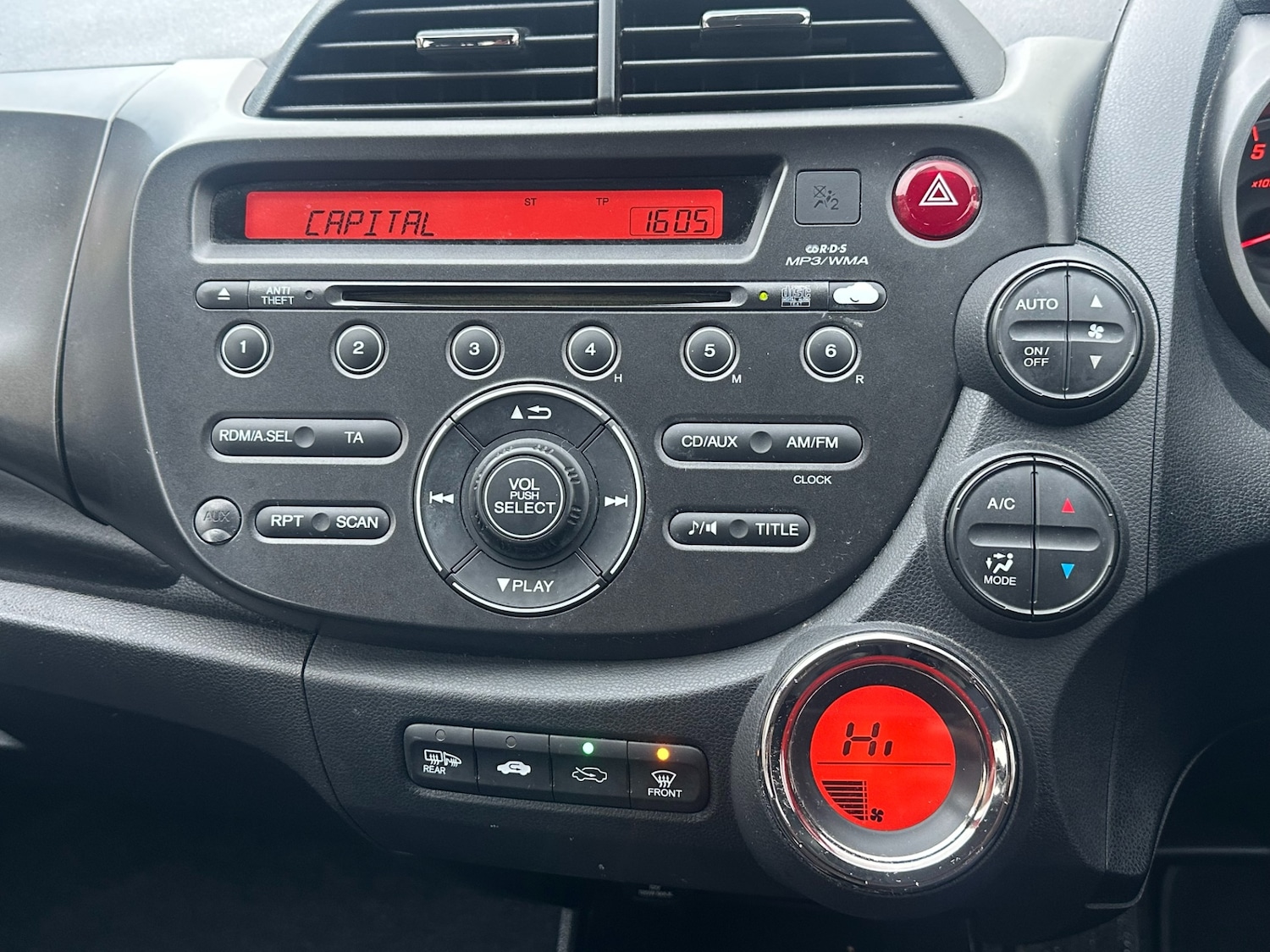 Used Honda Jazz 2012 for sale - 77483620: Photo 12