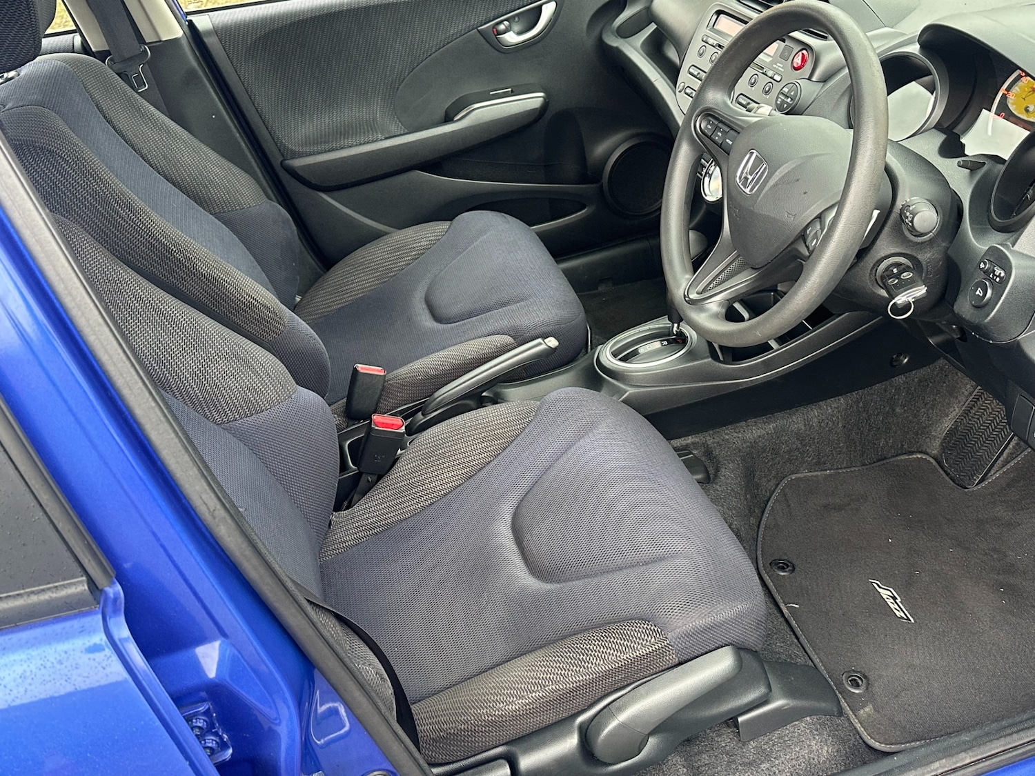 Used Honda Jazz 2012 for sale - 77072980: Photo 9