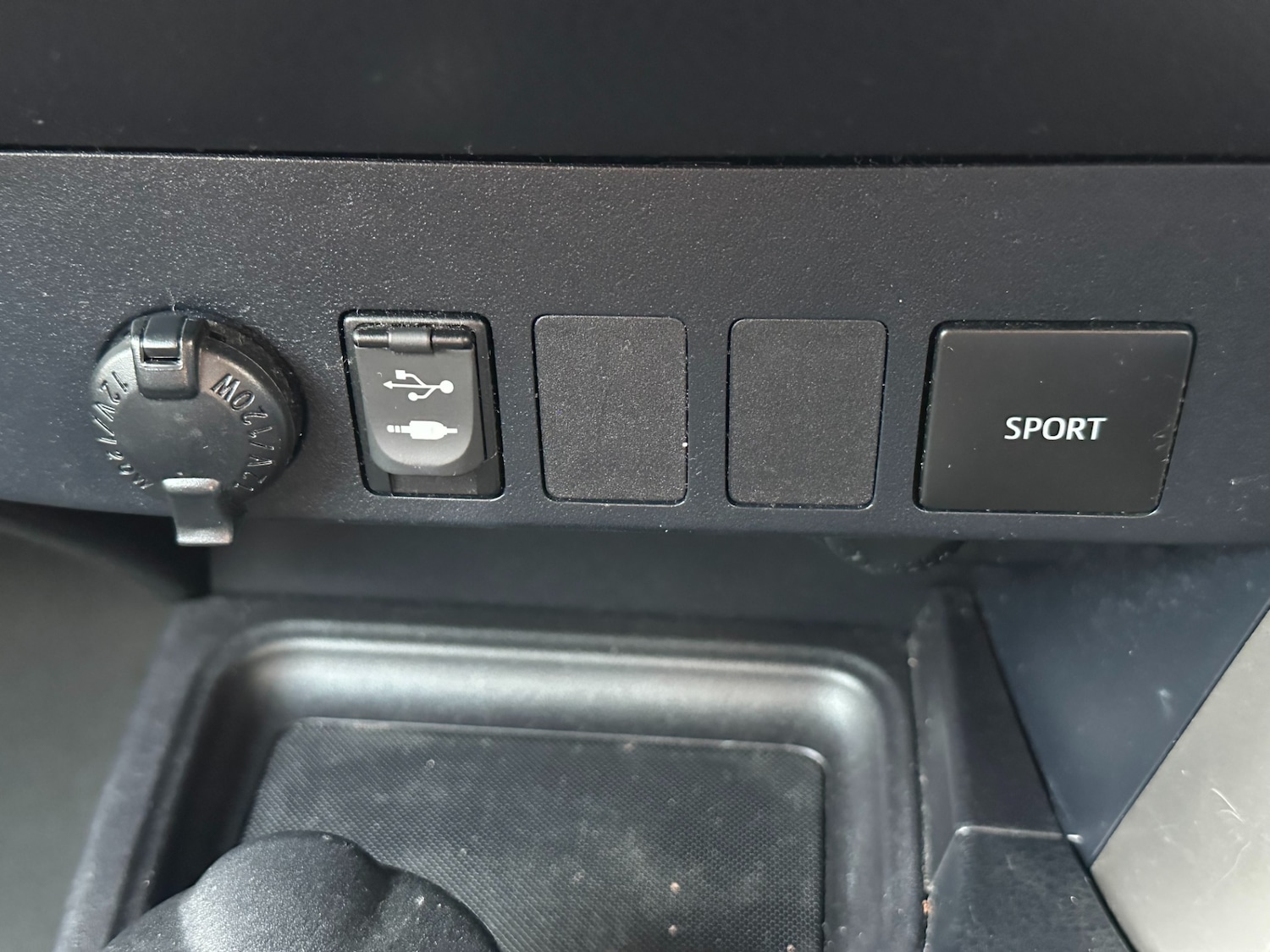 Used Toyota RAV4 2013 for sale - 76161600: Photo 16