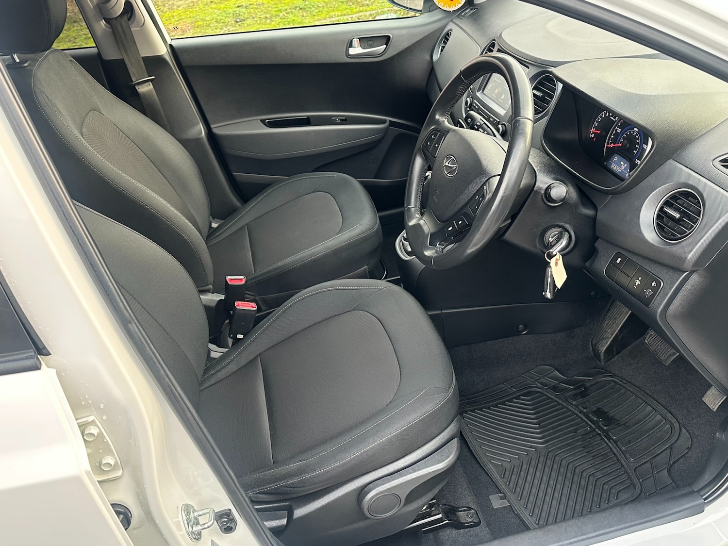 Used Hyundai i10 2018 for sale - 77073346: Photo 9