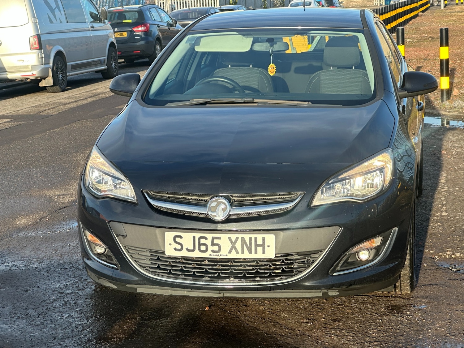 Used Vauxhall Astra 2015 for sale - 77395085: Photo 2