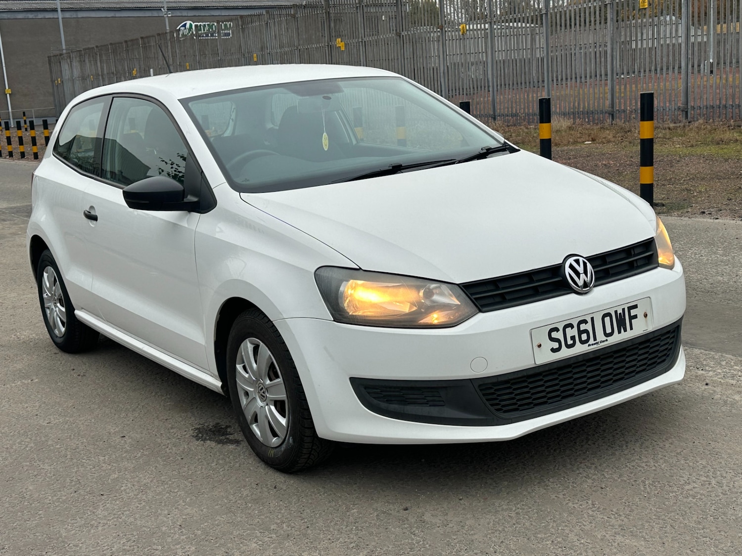 Used Volkswagen Polo 2011 for sale - 76181927: Photo 1