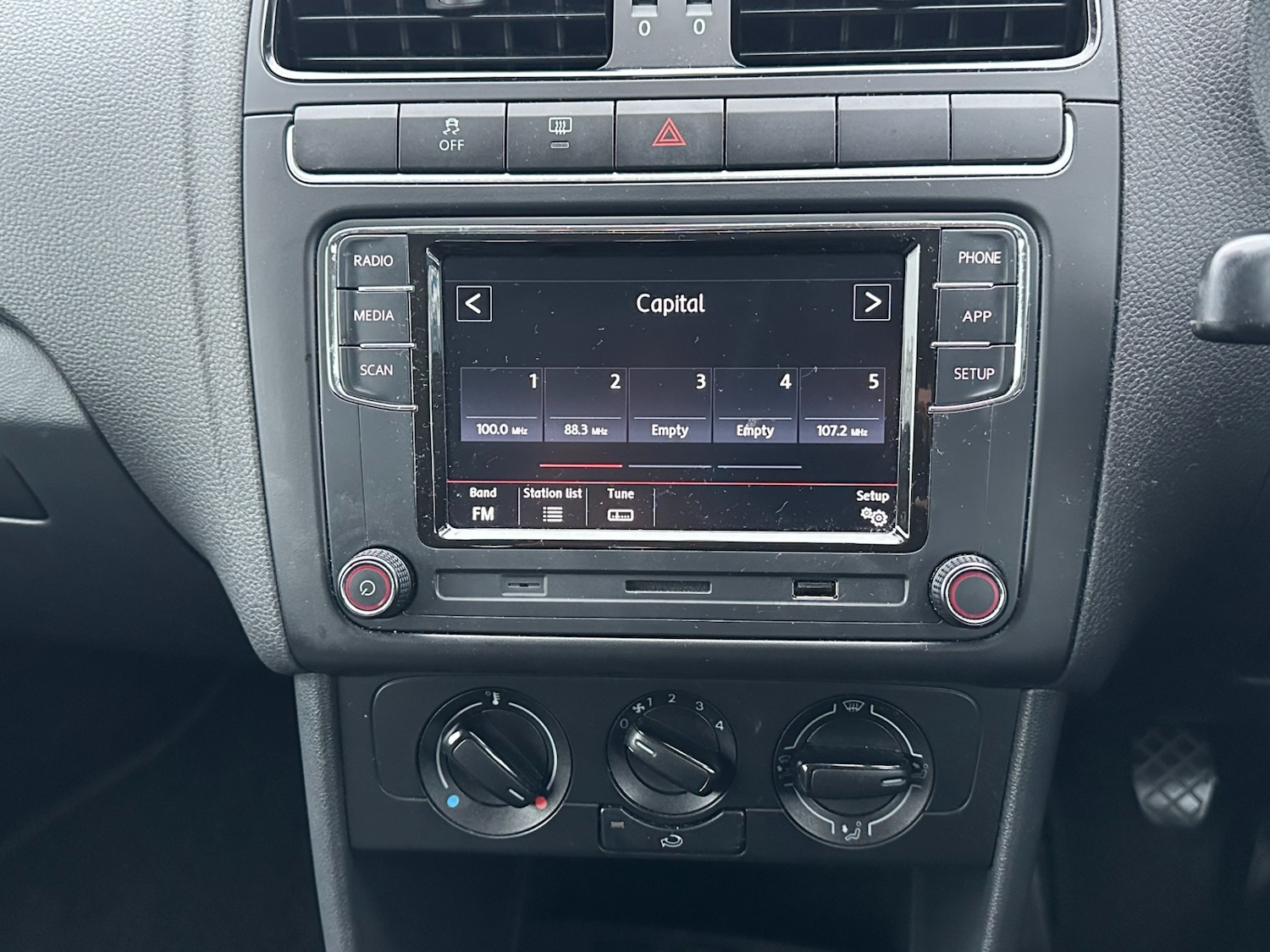 Used Volkswagen Polo 2011 for sale - 76181927: Photo 11