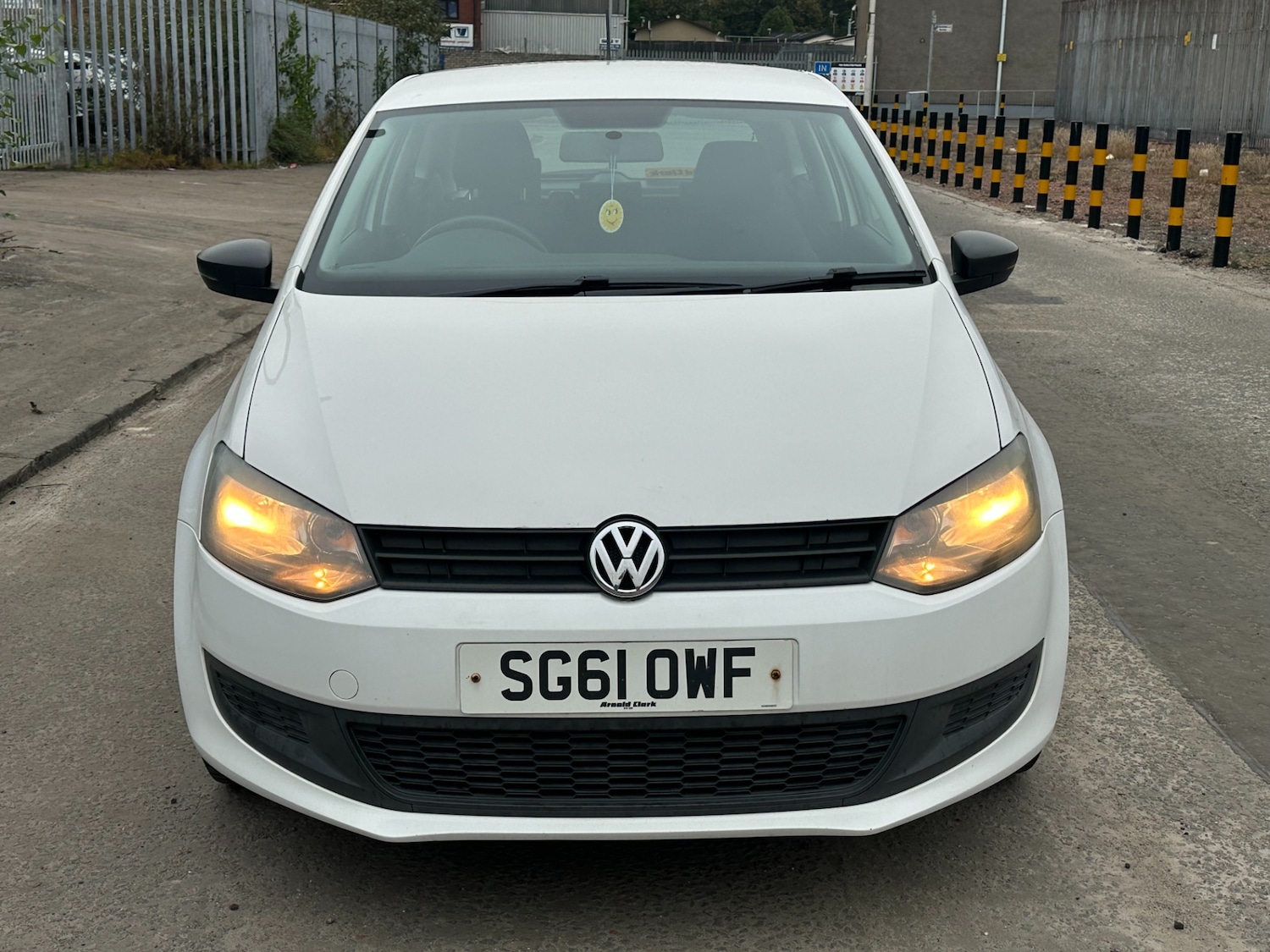 Used Volkswagen Polo 2011 for sale - 76181927: Photo 2