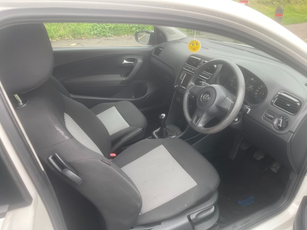 Used Volkswagen Polo 2011 for sale - 76181927: Photo 9