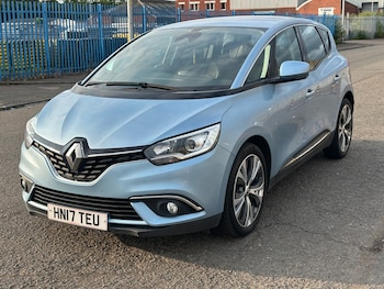 Used Renault Scenic 2017 for sale - 75542521: Photo