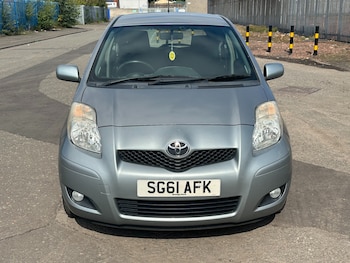 Used Toyota Yaris 2011 for sale - 79611733: Photo