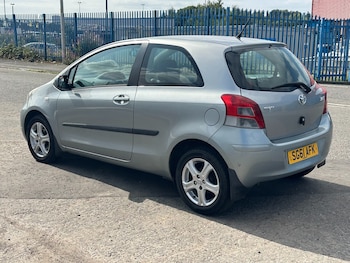 Used Toyota Yaris 2011 for sale - 79611733: Photo