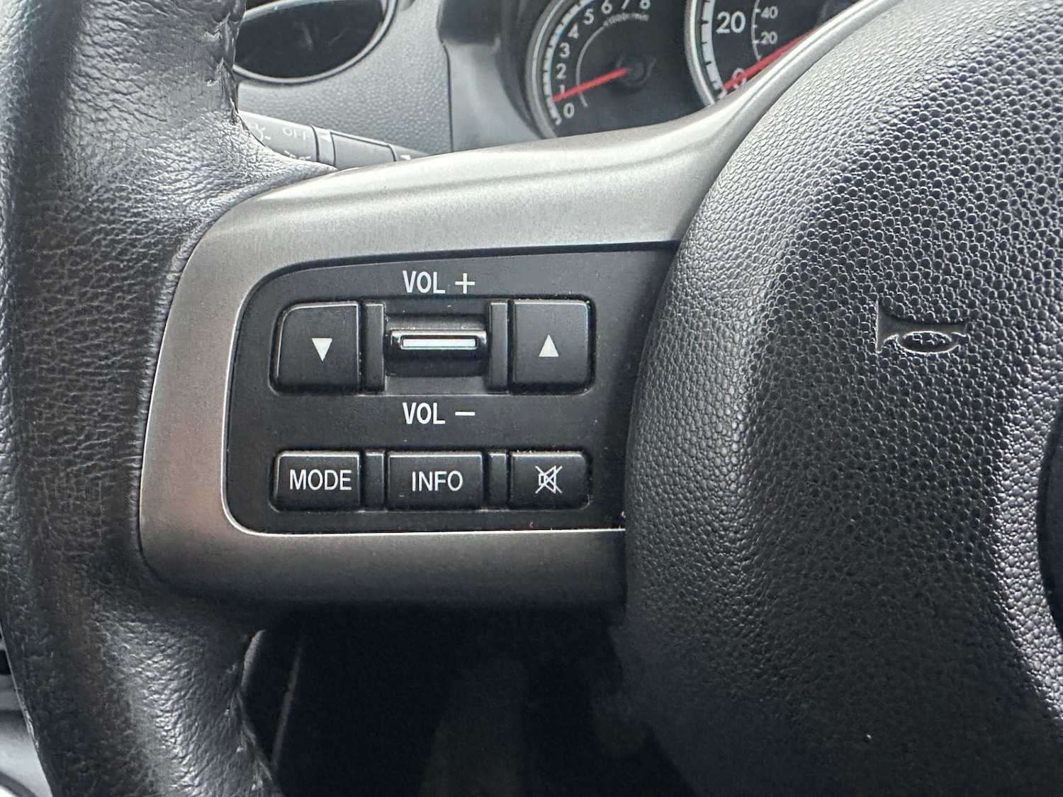 Used Mazda Mazda2 2014 for sale - 76982940: Photo 13