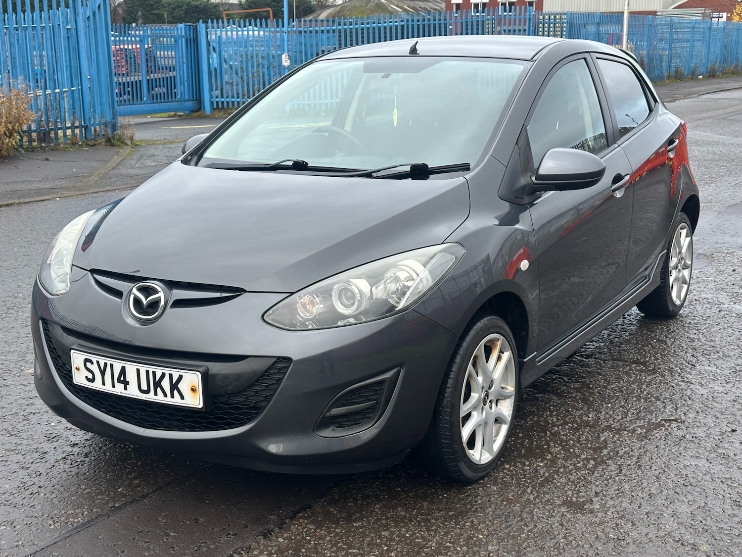 Used Mazda Mazda2 2014 for sale - 76982940: Photo 3