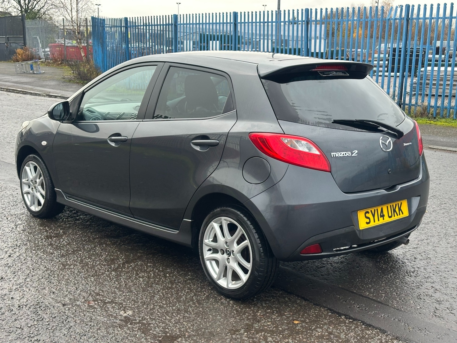 Used Mazda Mazda2 2014 for sale - 76982940: Photo 4