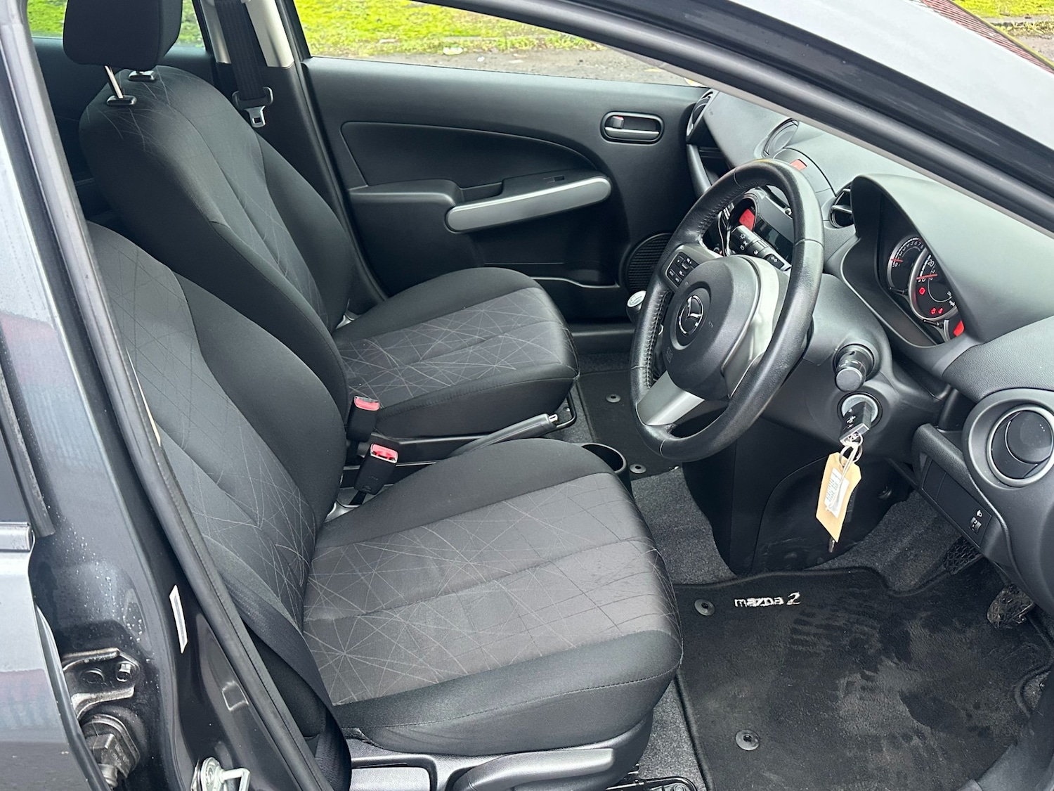 Used Mazda Mazda2 2014 for sale - 76982940: Photo 7