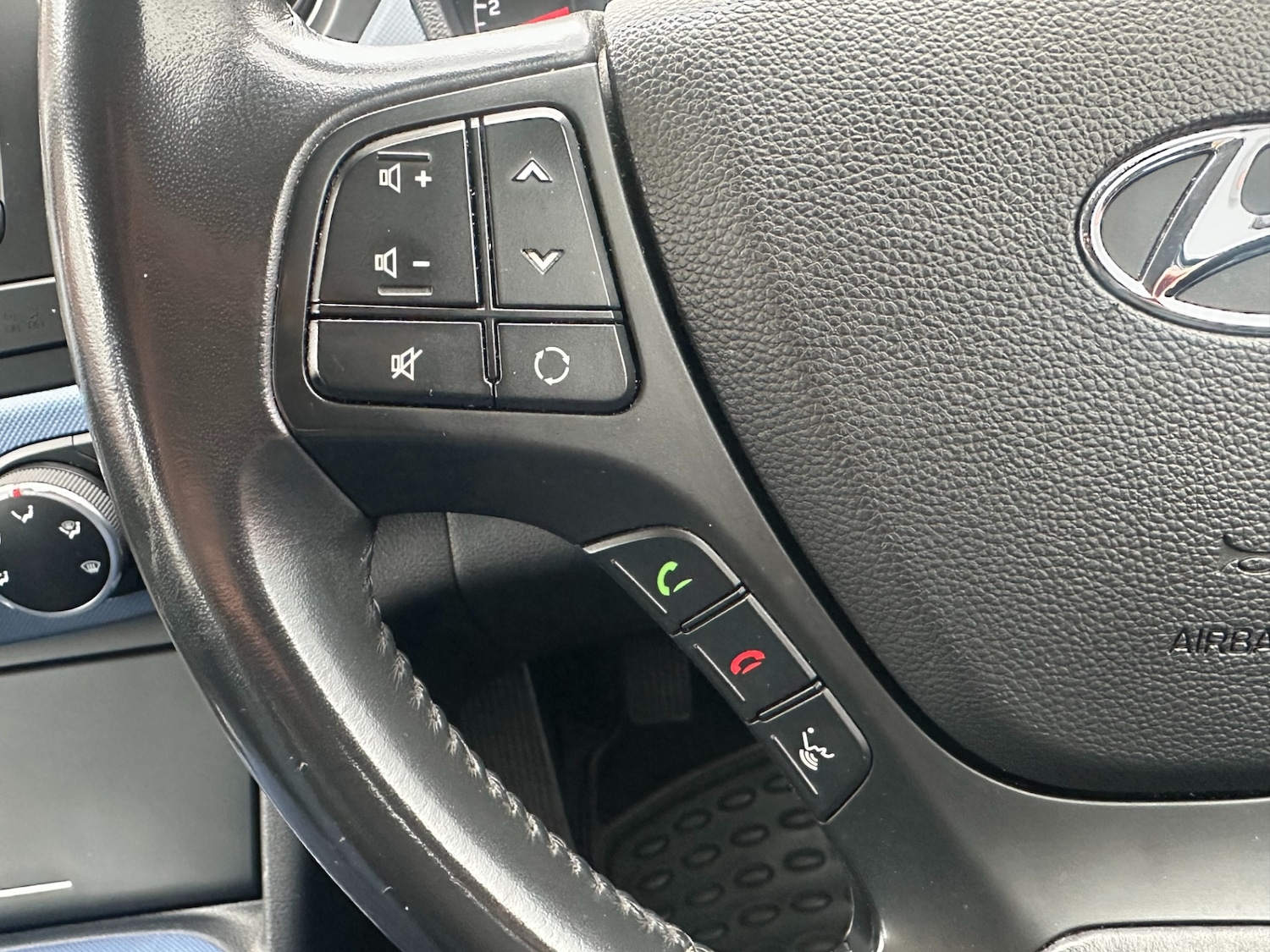 Used Hyundai i10 2015 for sale - 76070507: Photo 15