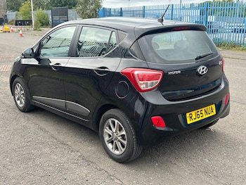 Used Hyundai i10 2015 for sale - 76070507: Photo 4