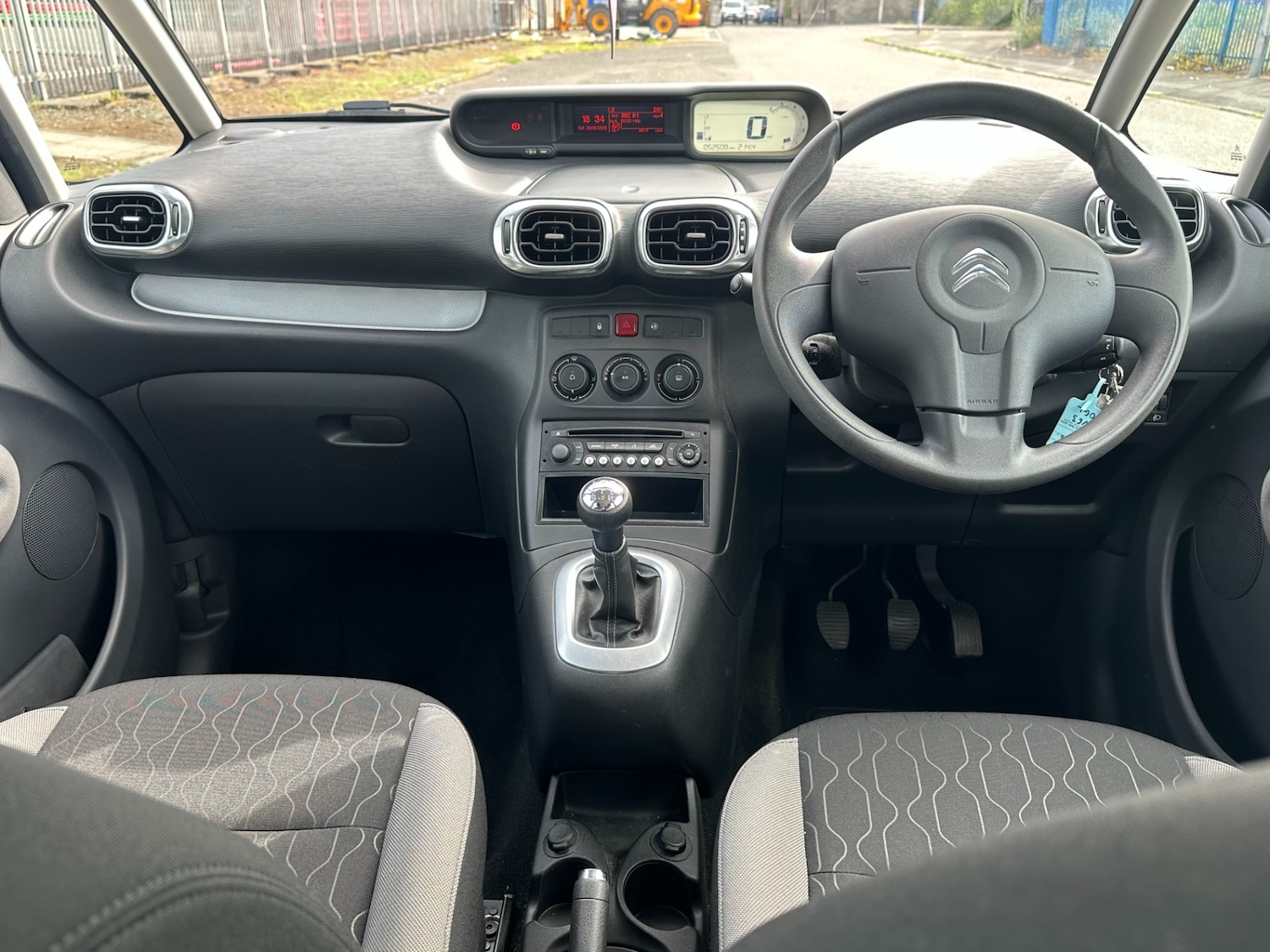 Used Citroen C3 Picasso 2013 for sale - 77072919: Photo 10