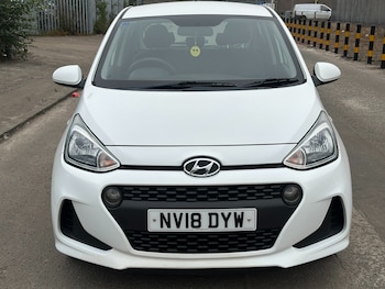 Used Hyundai i10 2018 for sale - 76293311: Photo 2