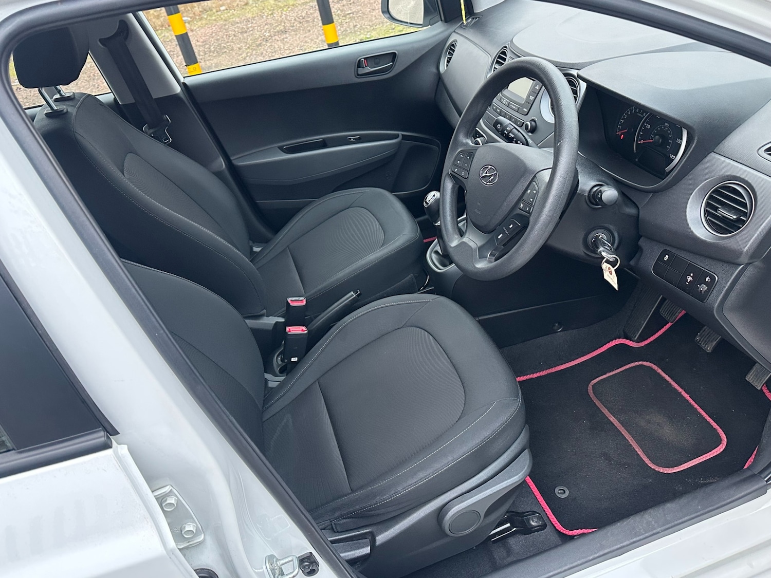 Used Hyundai i10 2018 for sale - 76293311: Photo 7