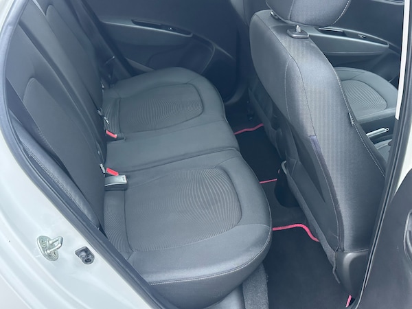 Used Hyundai i10 2018 for sale - 76293311: Photo 8