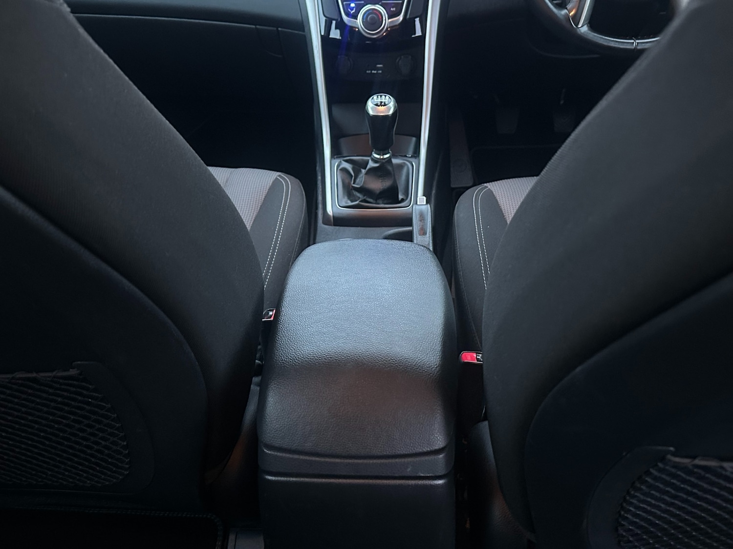 Used Hyundai i30 2015 for sale - 76722430: Photo 9