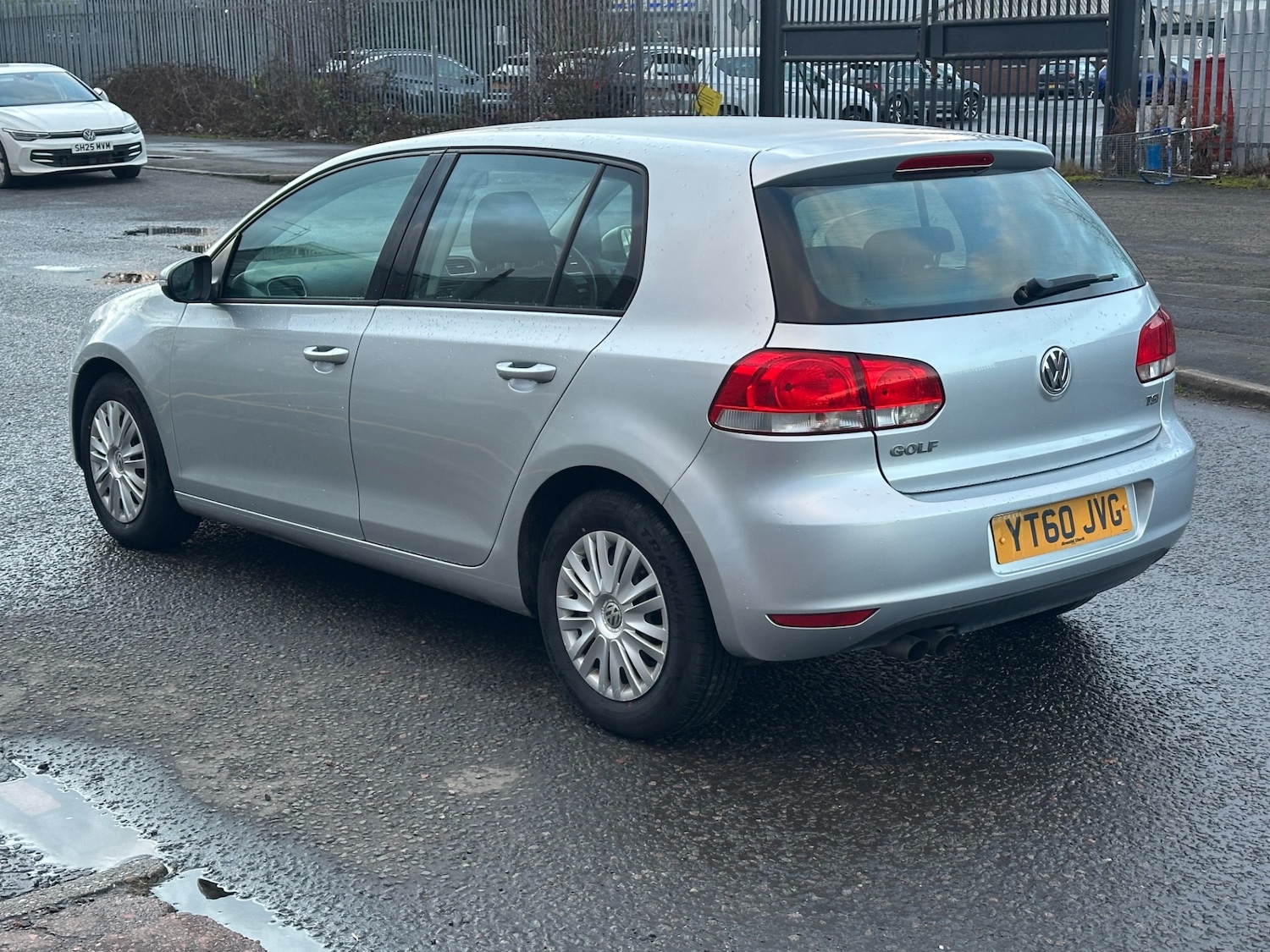Used Volkswagen Golf 2010 for sale - 77563332: Photo 4