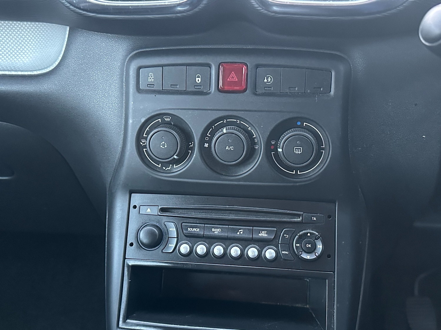 Used Citroen C3 Picasso 2015 for sale - 76606110: Photo 12