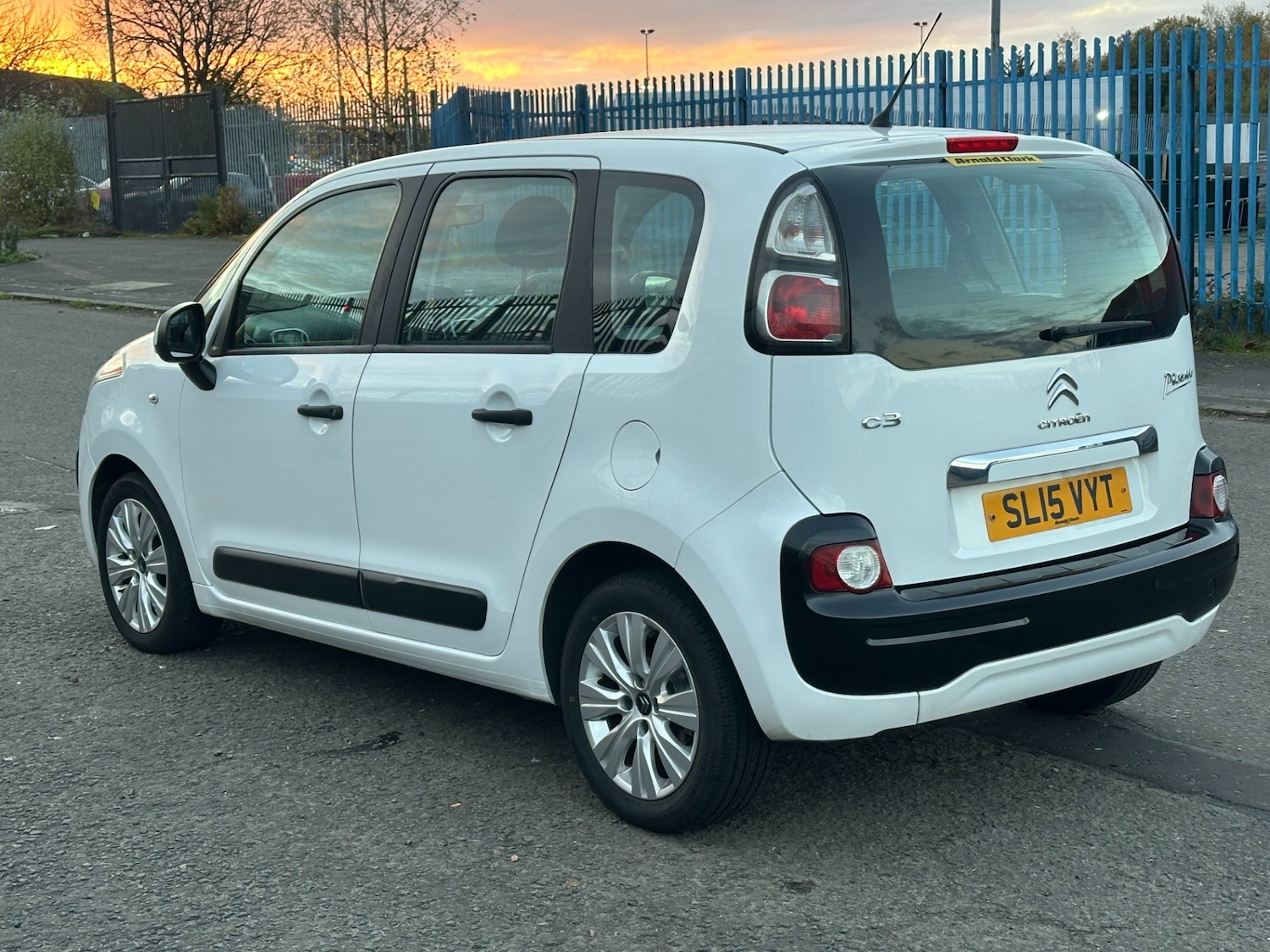 Used Citroen C3 Picasso 2015 for sale - 76606110: Photo 4