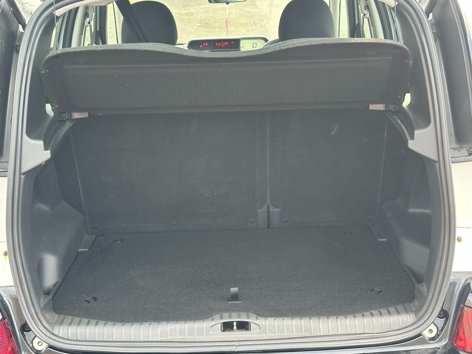 Used Citroen C3 Picasso 2013 for sale - 76117273: Photo 17