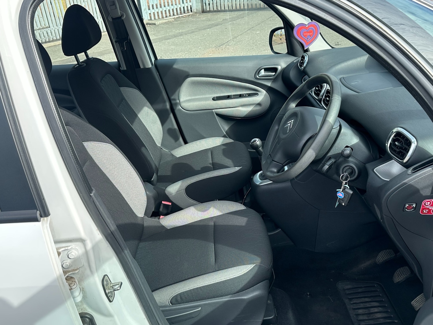 Used Citroen C3 Picasso 2013 for sale - 76117273: Photo 9