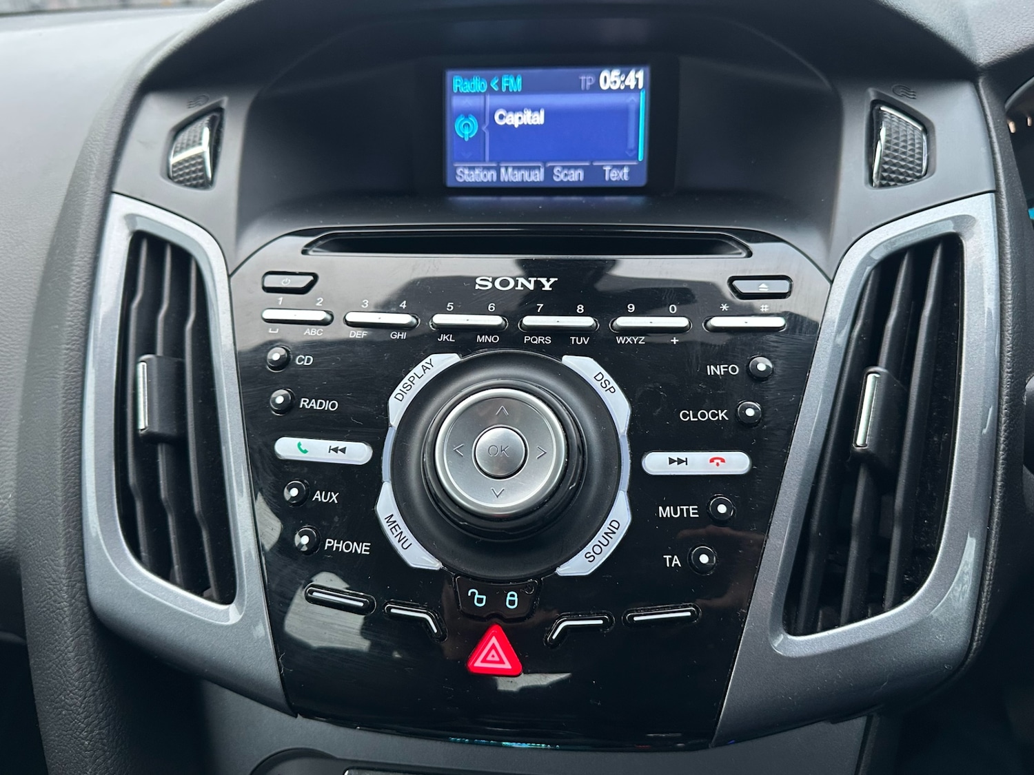 Used Ford Focus 2012 for sale - 76293297: Photo 14