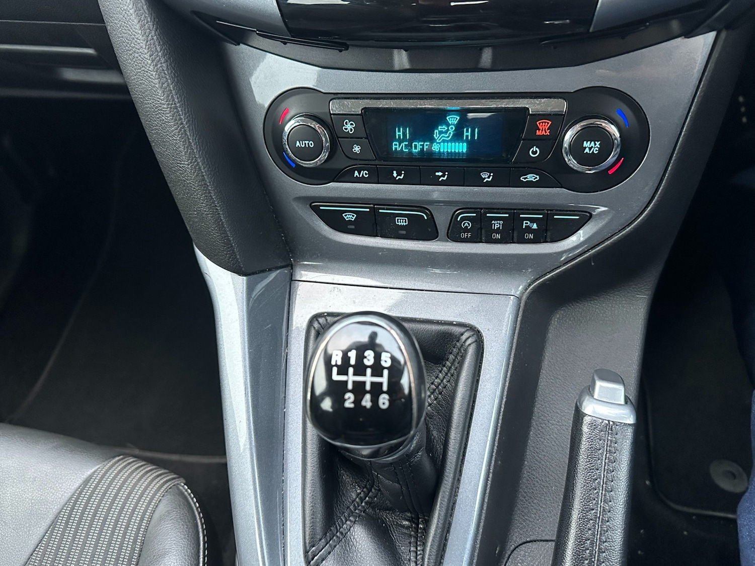 Used Ford Focus 2012 for sale - 76293297: Photo 15