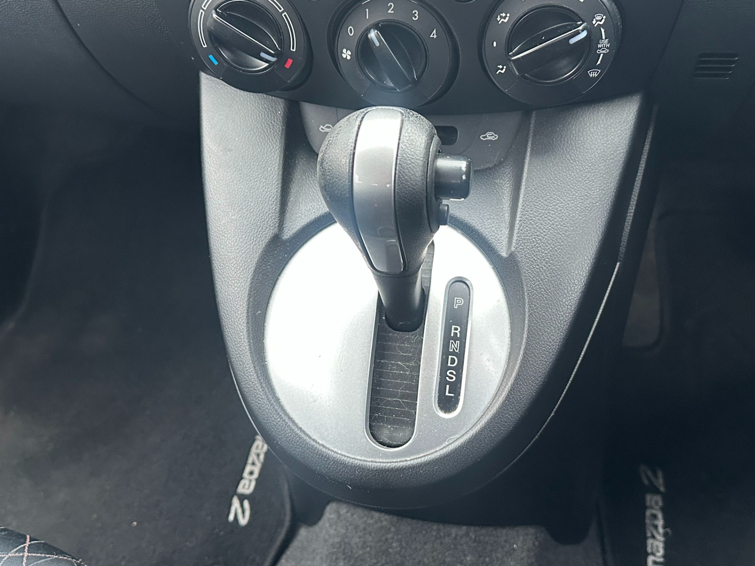 Used Mazda Mazda2 2013 for sale - 77483621: Photo 12