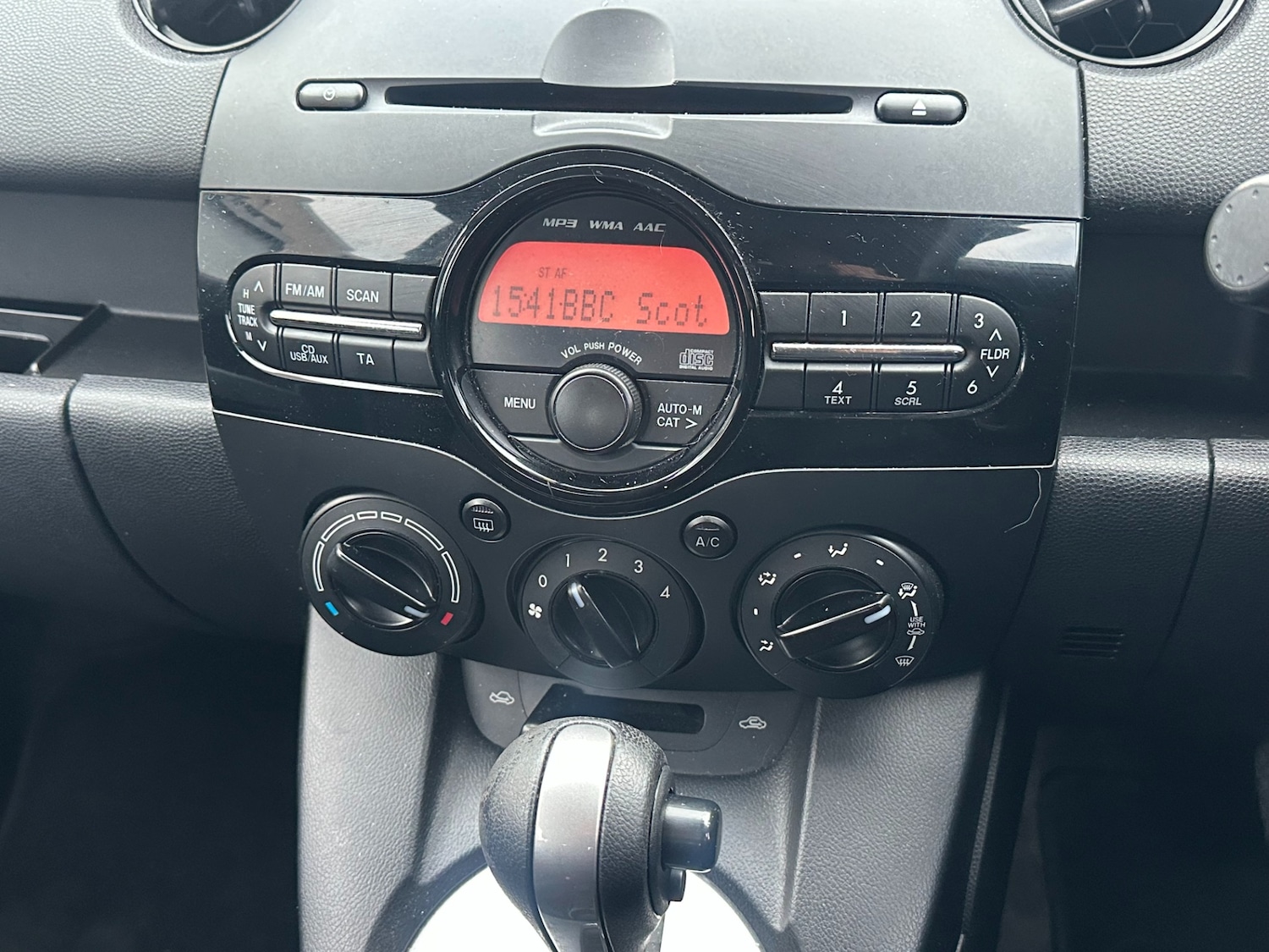 Used Mazda Mazda2 2013 for sale - 77483621: Photo 13