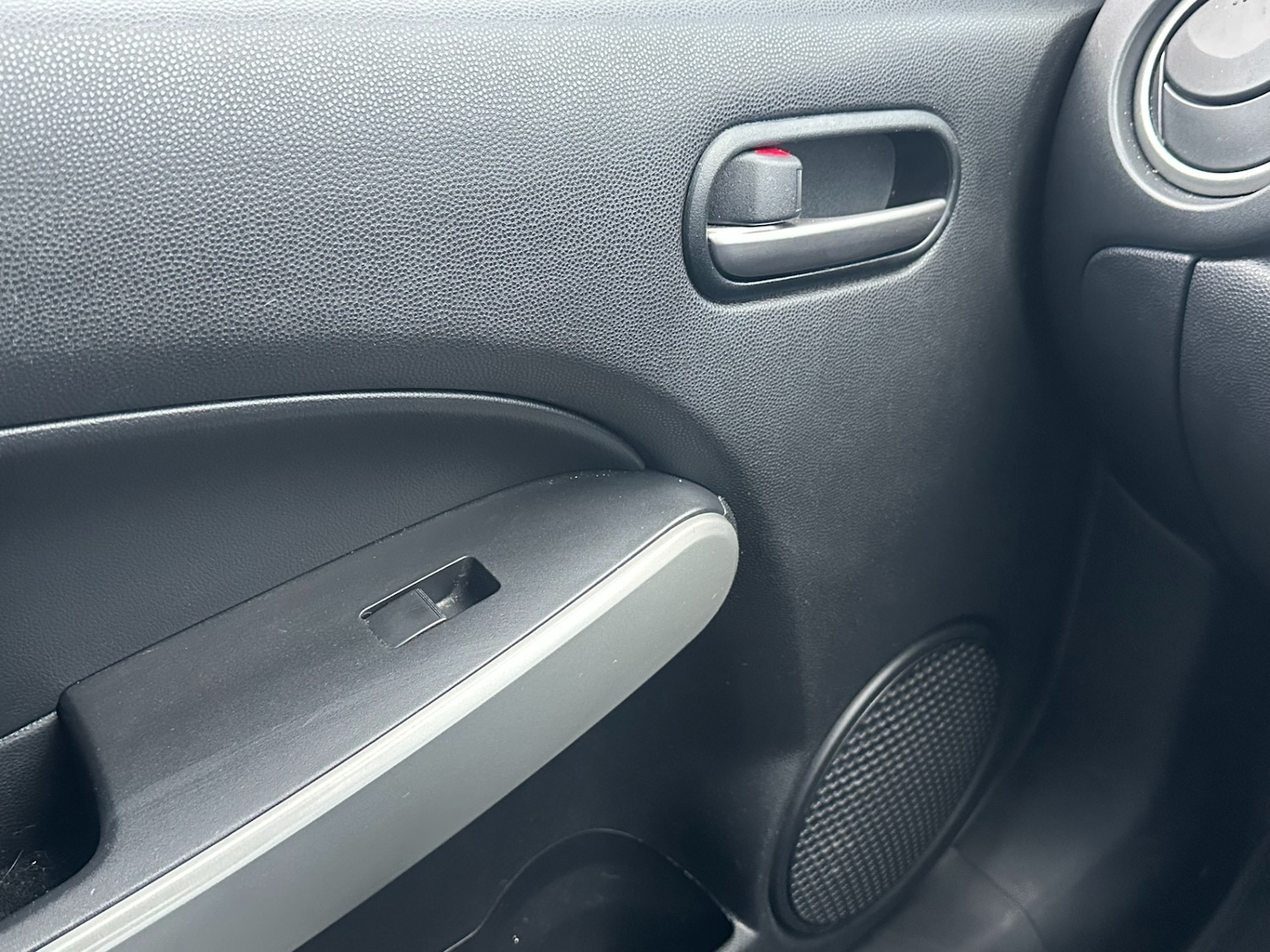 Used Mazda Mazda2 2013 for sale - 77483621: Photo 15