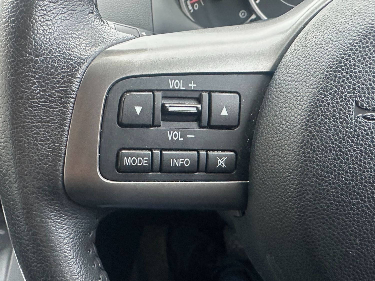 Used Mazda Mazda2 2013 for sale - 77483621: Photo 18