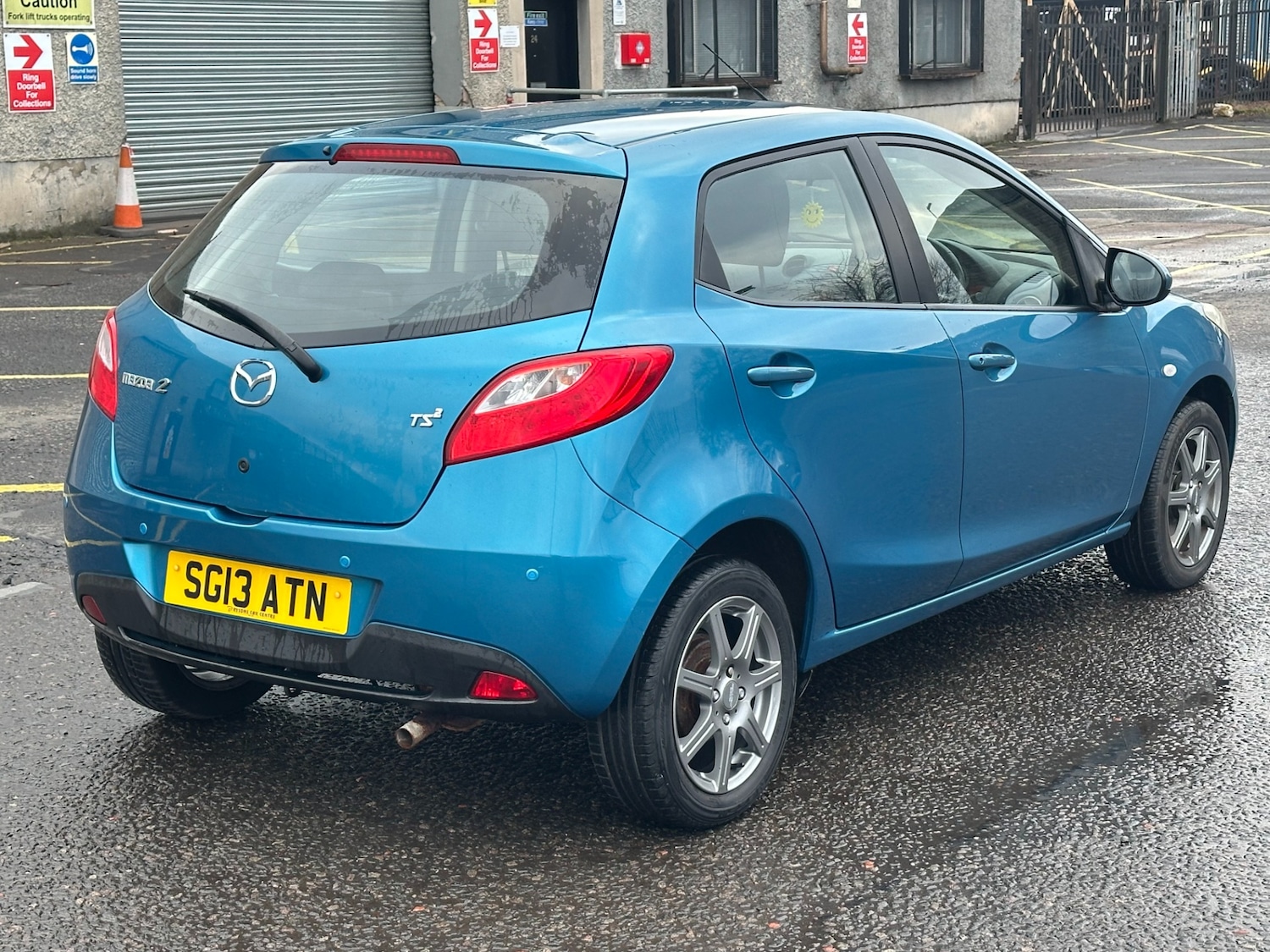 Used Mazda Mazda2 2013 for sale - 77483621: Photo 6