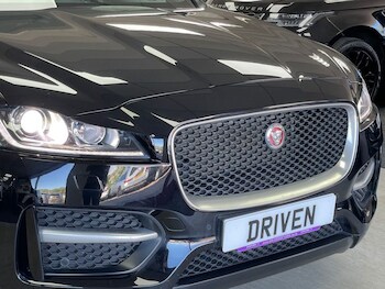 Used Jaguar F-Pace 2018 for sale - 78543949: Photo