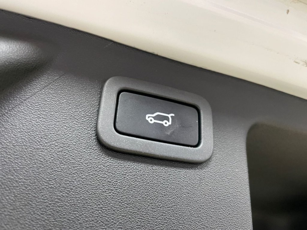 Used Land Rover Discovery Sport 2017 for sale - 77341303: Photo 19