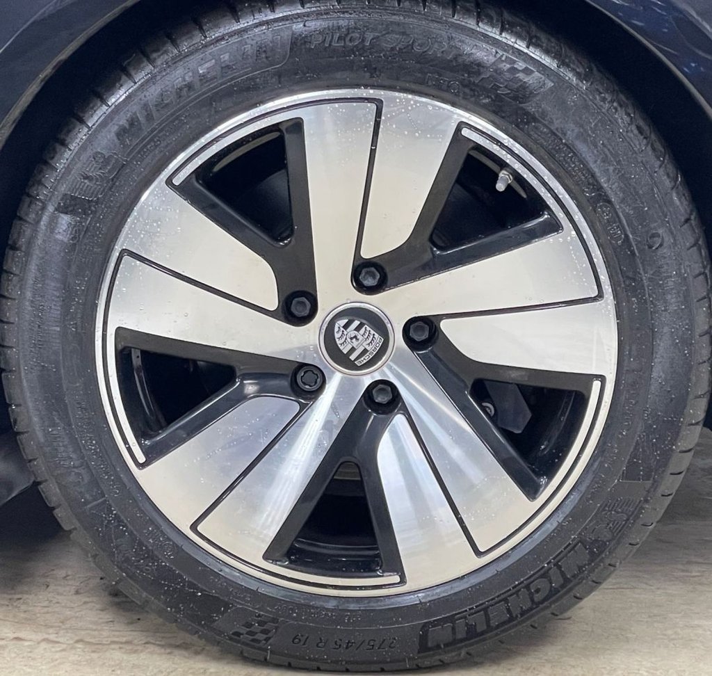 Used Porsche Taycan 2022 for sale - 77301875: Photo 13