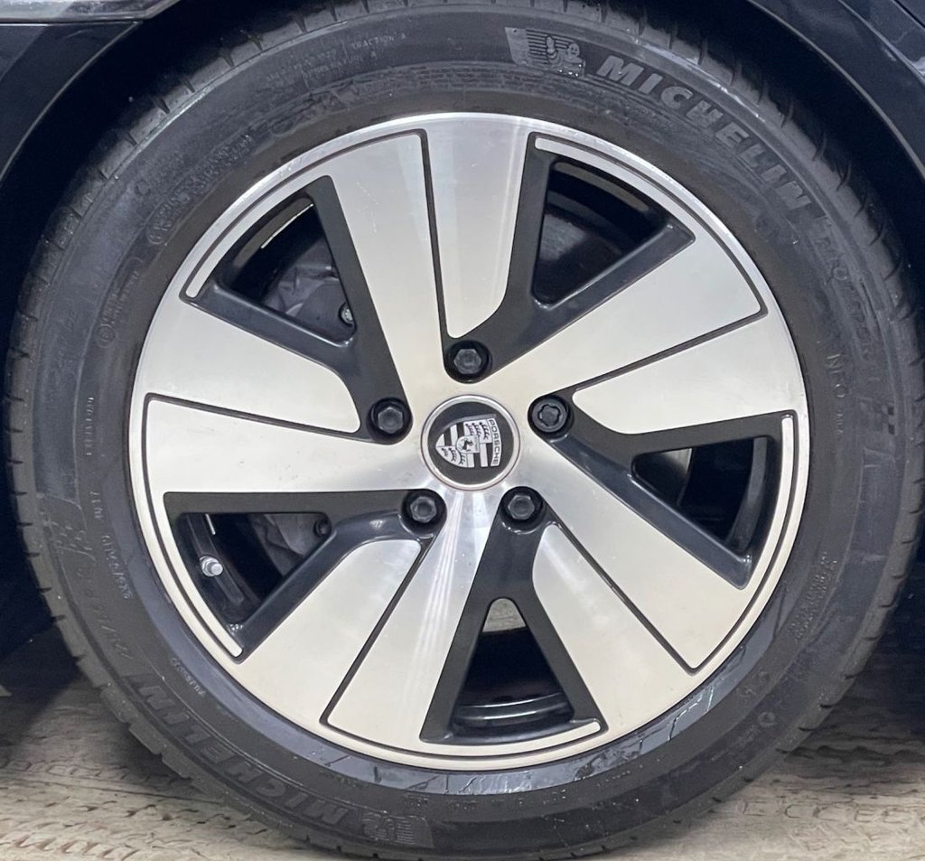 Used Porsche Taycan 2022 for sale - 77301875: Photo 14