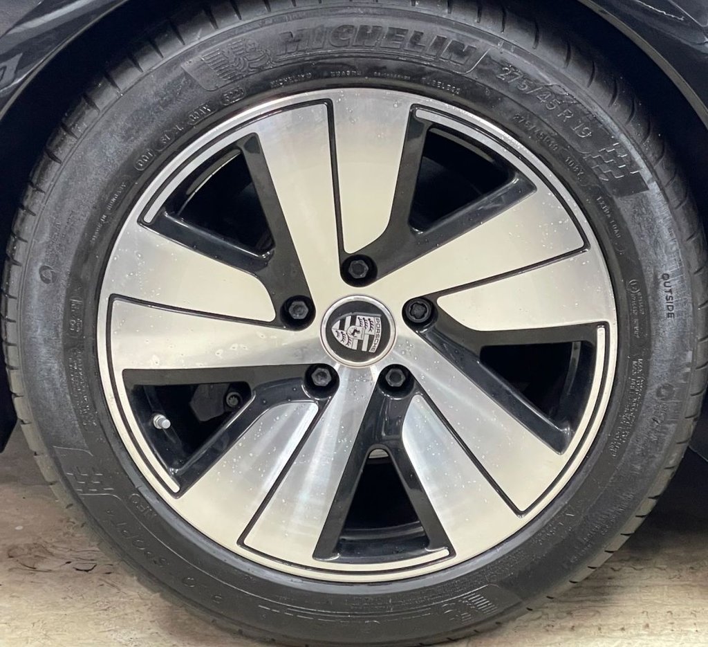 Used Porsche Taycan 2022 for sale - 77301875: Photo 15