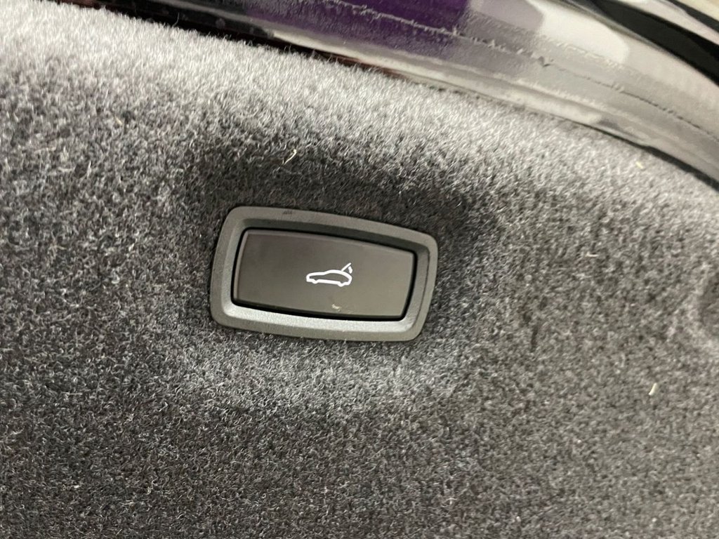 Used Porsche Taycan 2022 for sale - 77301875: Photo 18