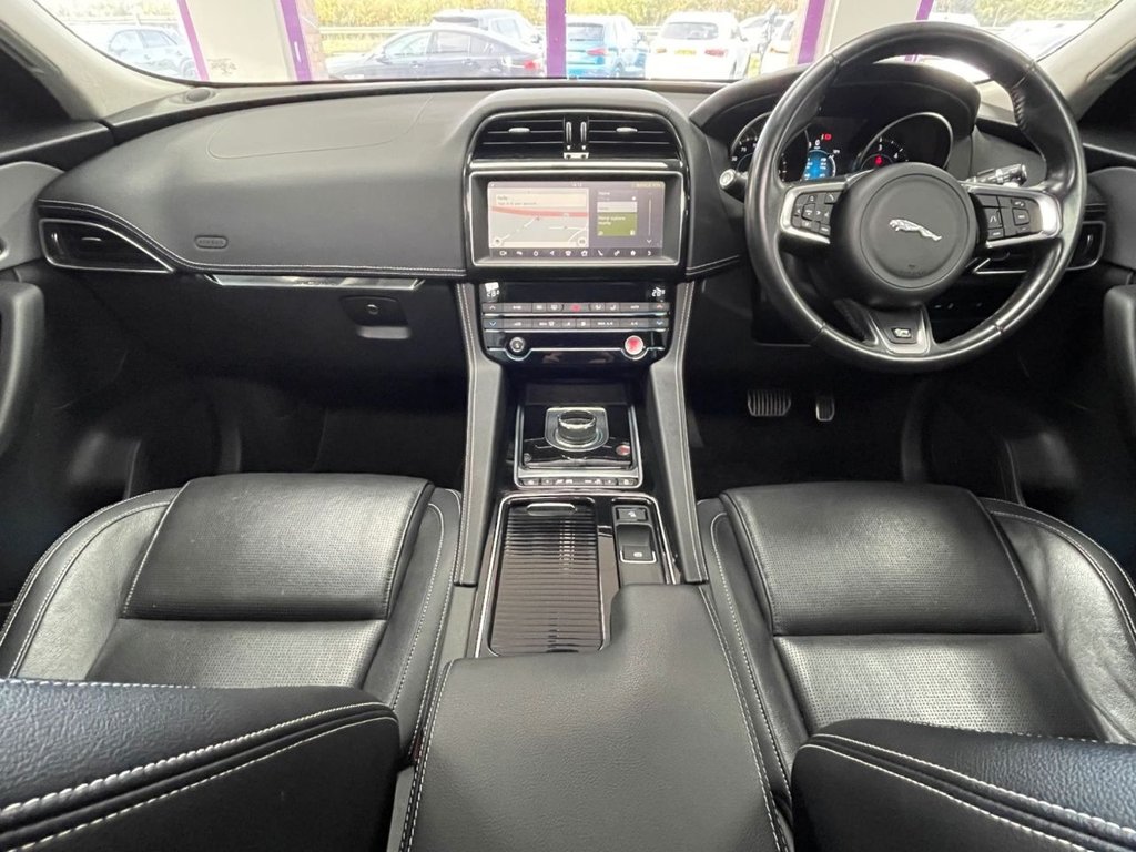 Used Jaguar F-Pace 2018 for sale - 76417012: Photo 2