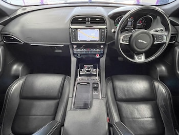 Used Jaguar F-Pace 2018 for sale - 75924189: Photo