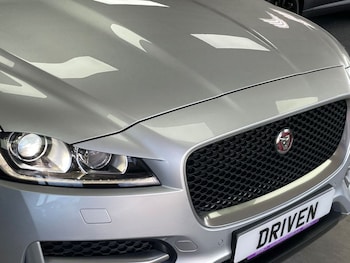 Used Jaguar F-Pace 2019 for sale - 75596581: Photo