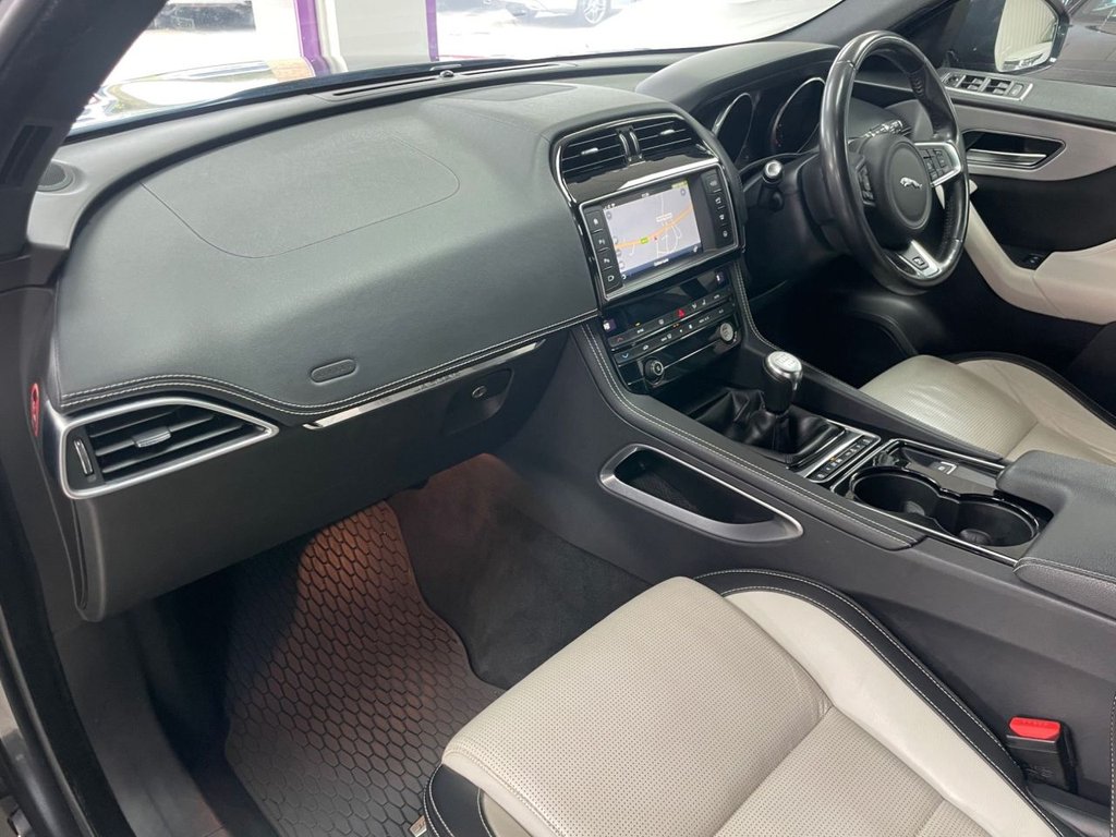 Used Jaguar F-Pace 2018 for sale - 76367486: Photo 31