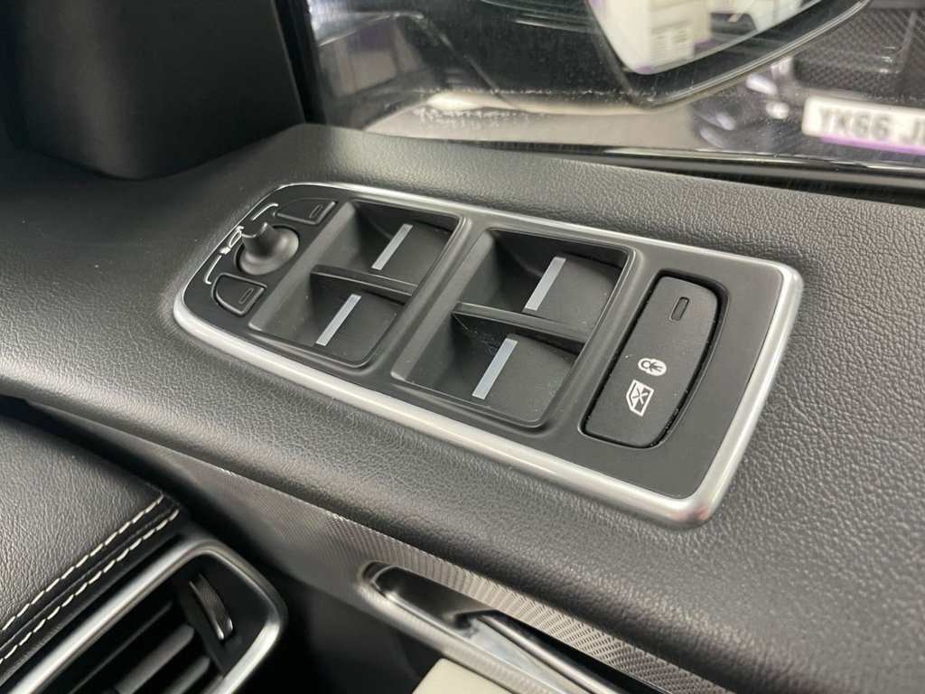 Used Jaguar F-Pace 2018 for sale - 76367486: Photo 40