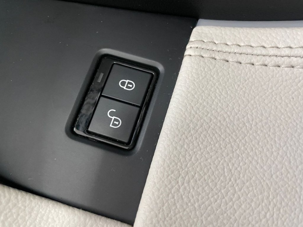 Used Jaguar F-Pace 2018 for sale - 76367486: Photo 41